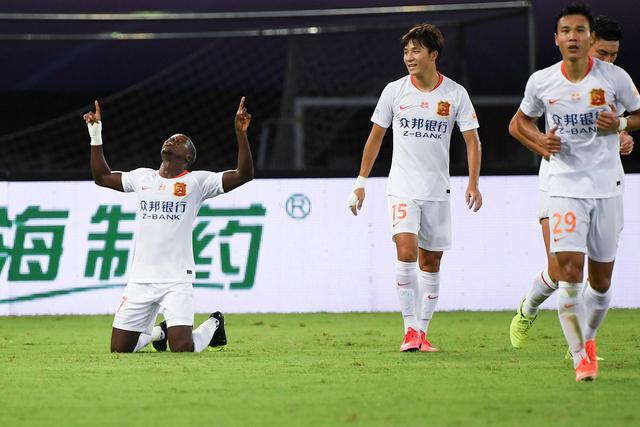 欧洲杯-姆巴佩造乌龙+伤退 法国1-0奥地利